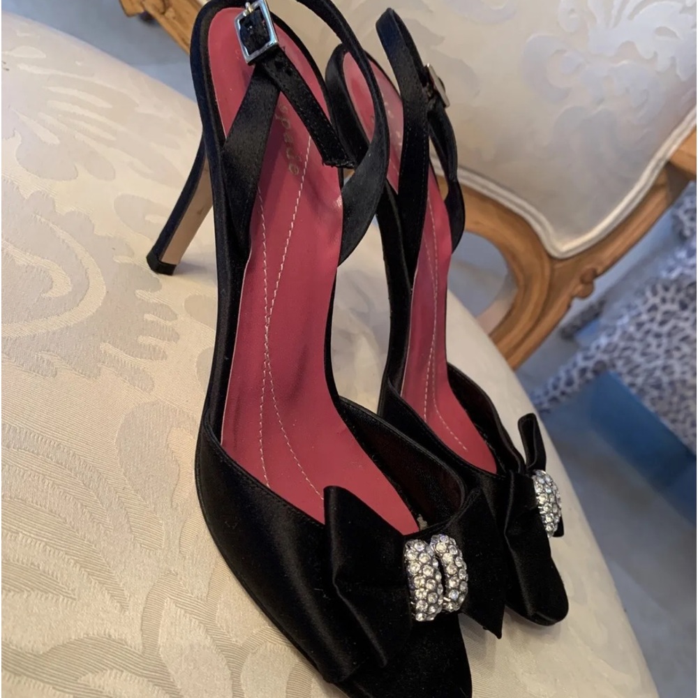 Black bow heels
